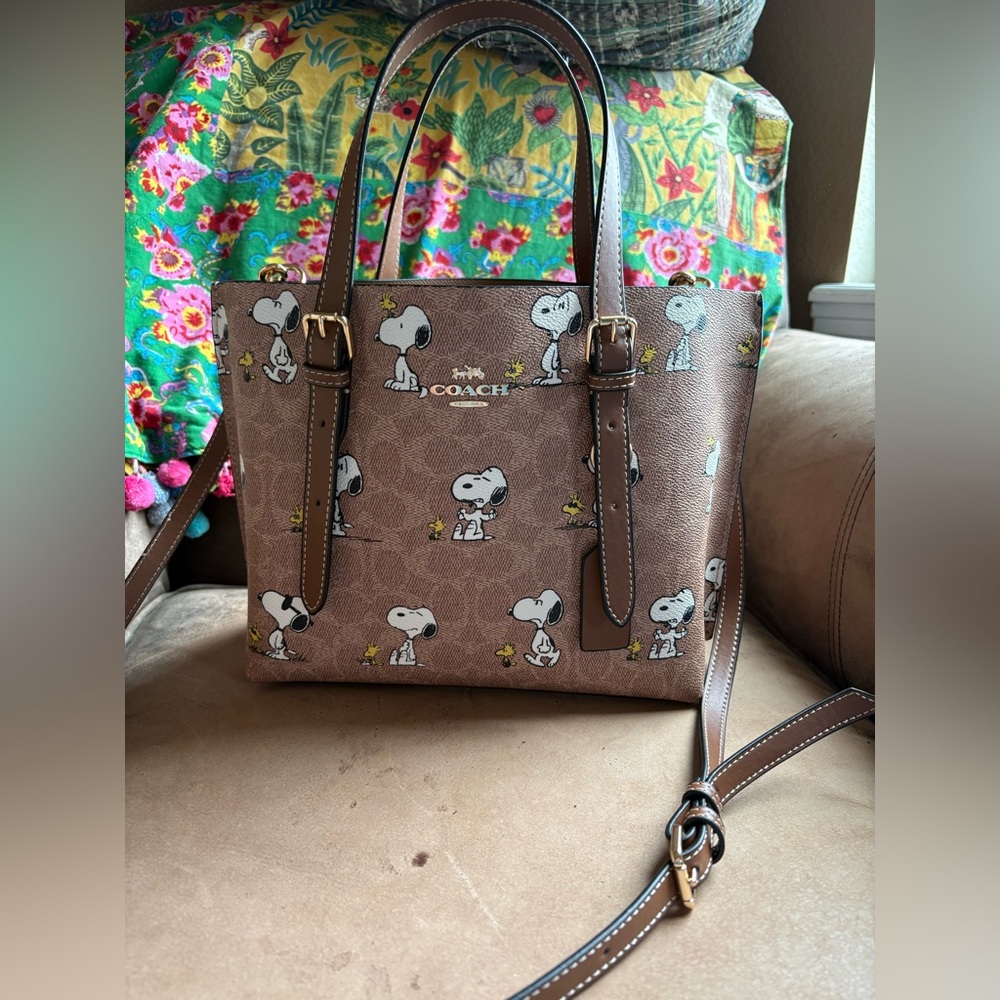 VGUC Coach X Peanuts Mollie tote bag 25 in Signature Coated Canvas